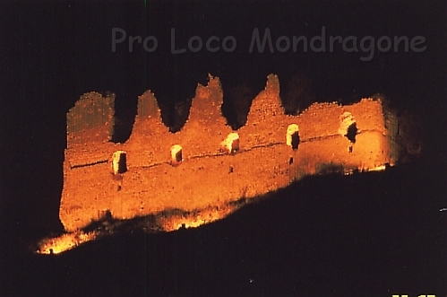 Castello Illuminato.jpg